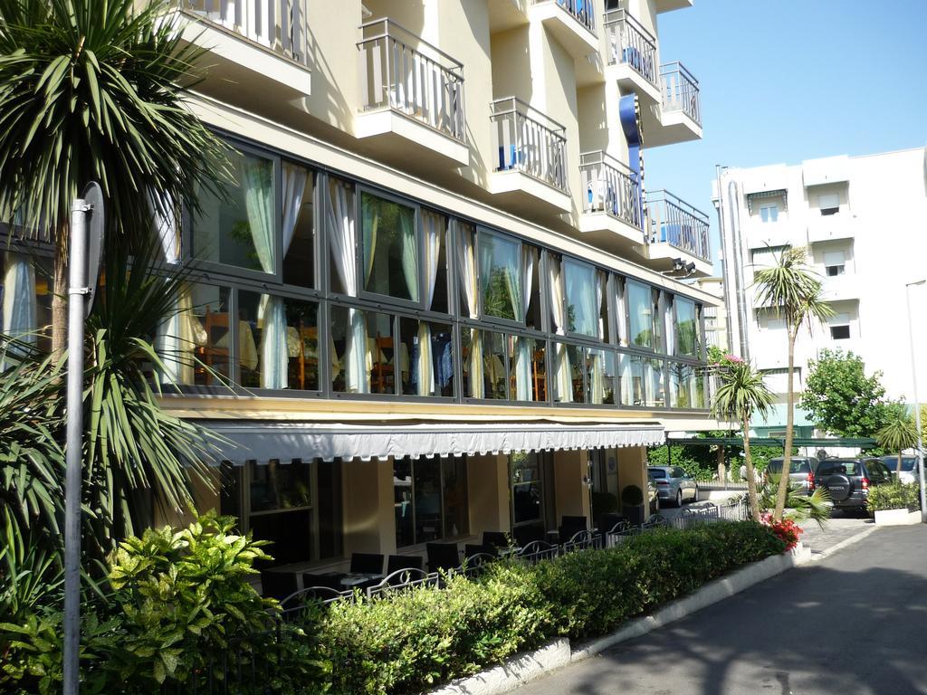 Blu Star Hotel Gabicce Mare Esterno foto